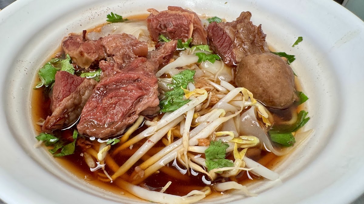 Beef Noodle Soup - ก๋วยเตี๋ยวเนื้อ